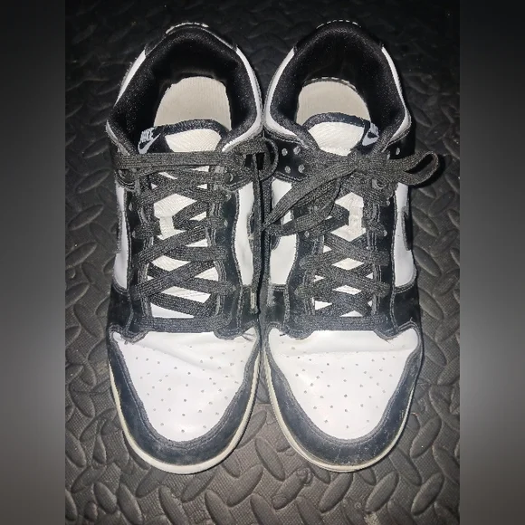 Nike Dunk Panda Men Sneakers - Picture 3 of 16